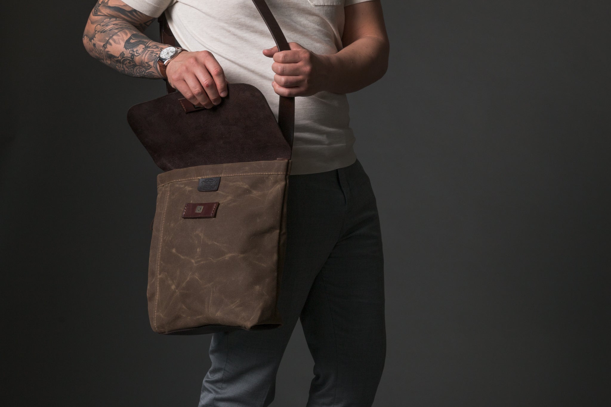 Courier satchel outlet
